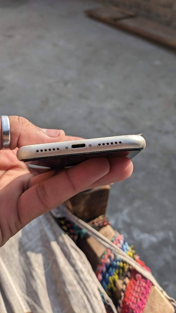 Apple iPhone 11 0