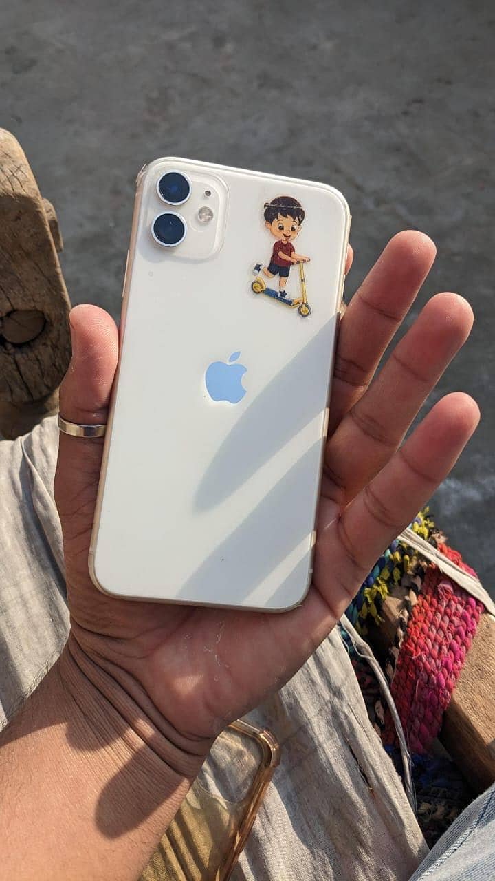 Apple iPhone 11 3