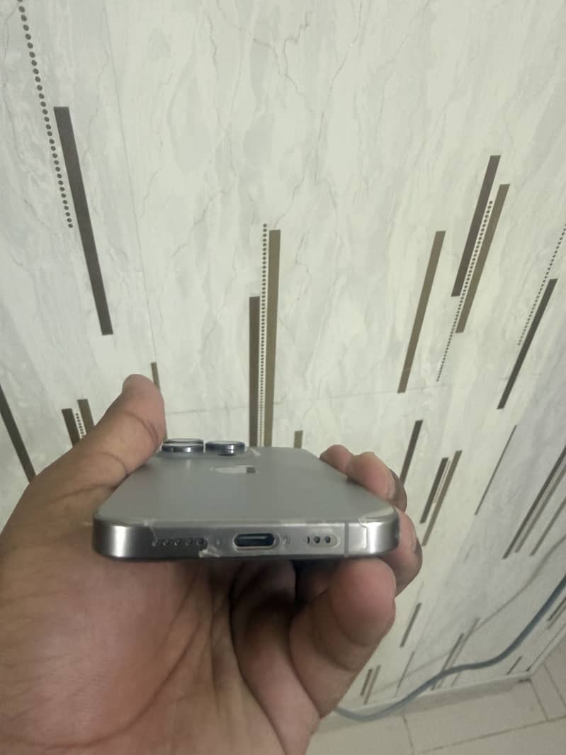 Iphone 15 pro 4