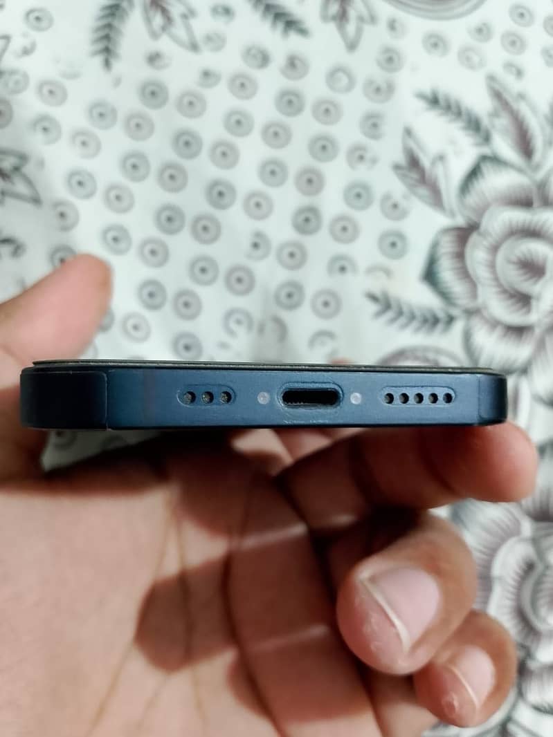 Apple Iphone 14 4