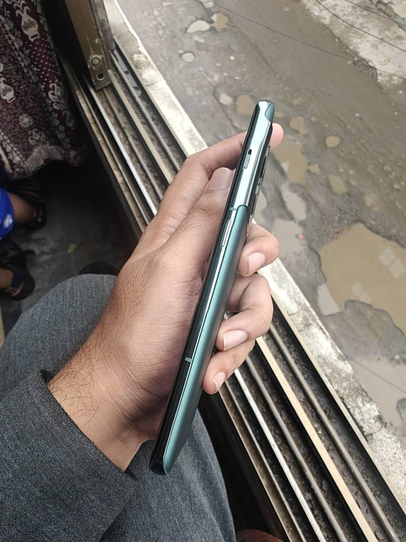 One Plus 10 Pro 1