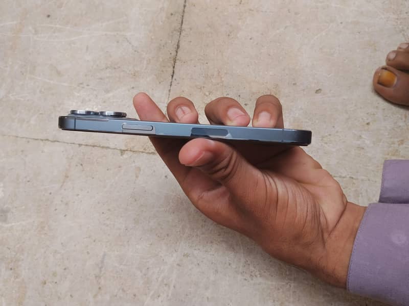 Apple iPhone 13 Pro 2