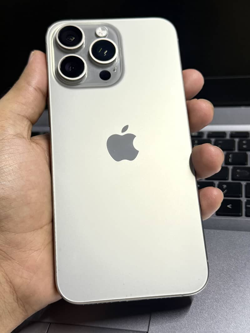 Apple iPhone 15 Pro Max 8