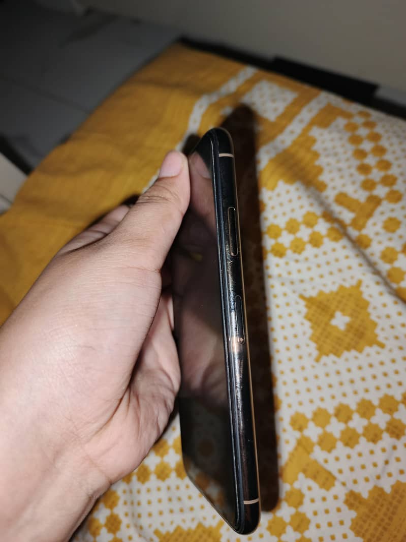 iphone xs 1