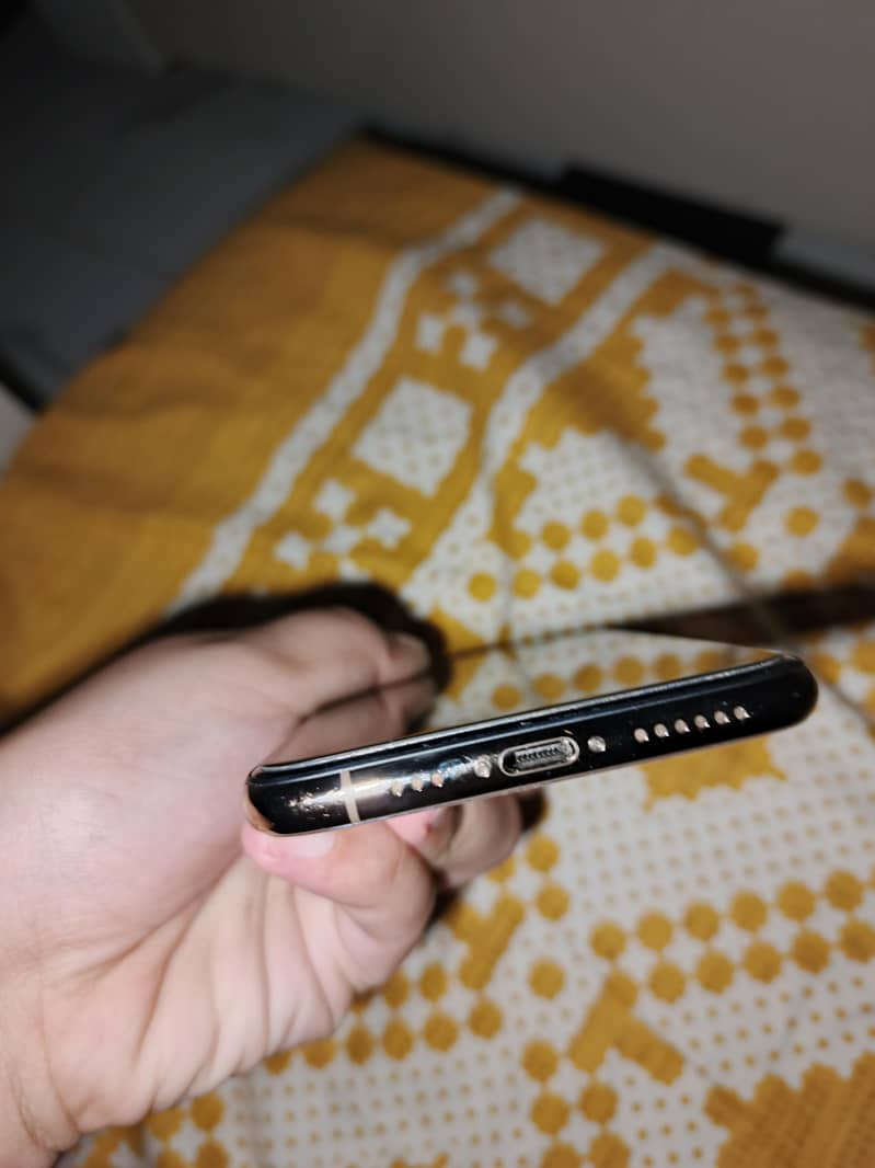 iphone xs 3