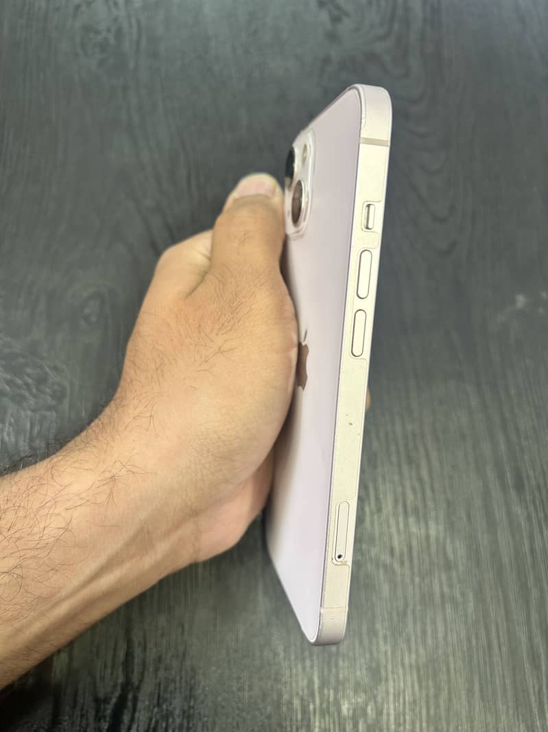 Apple iPhone 13 6