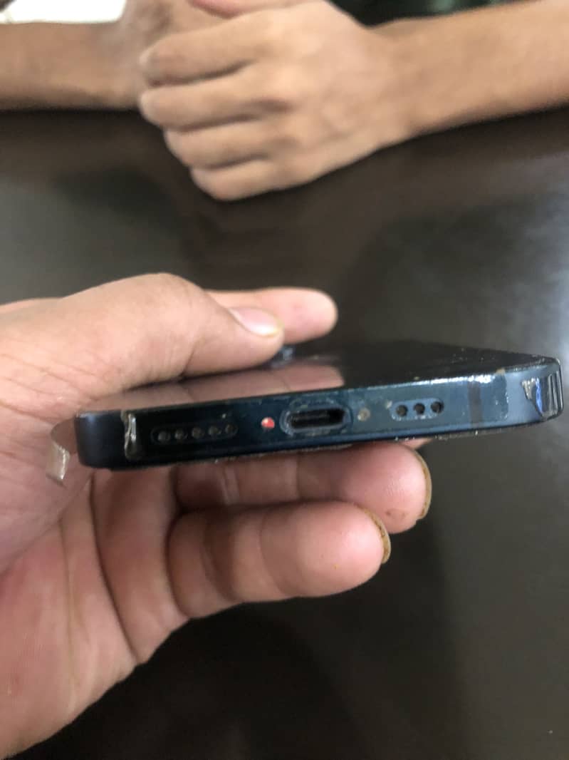 Apple iPhone 14 3