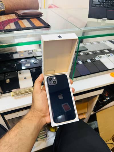 Apple iPhone 13