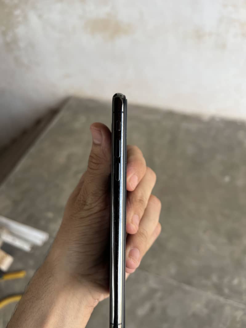 Apple iPhone X 6