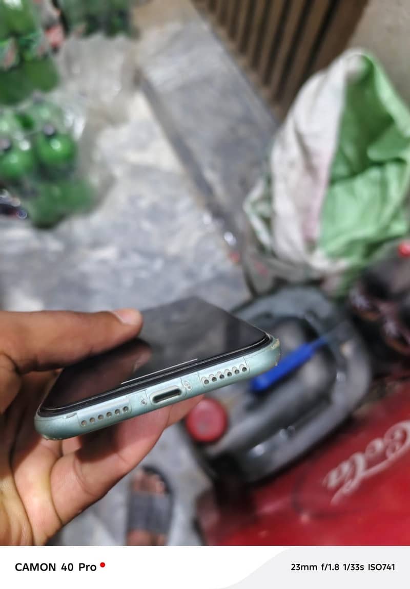 Apple iPhone 11 0