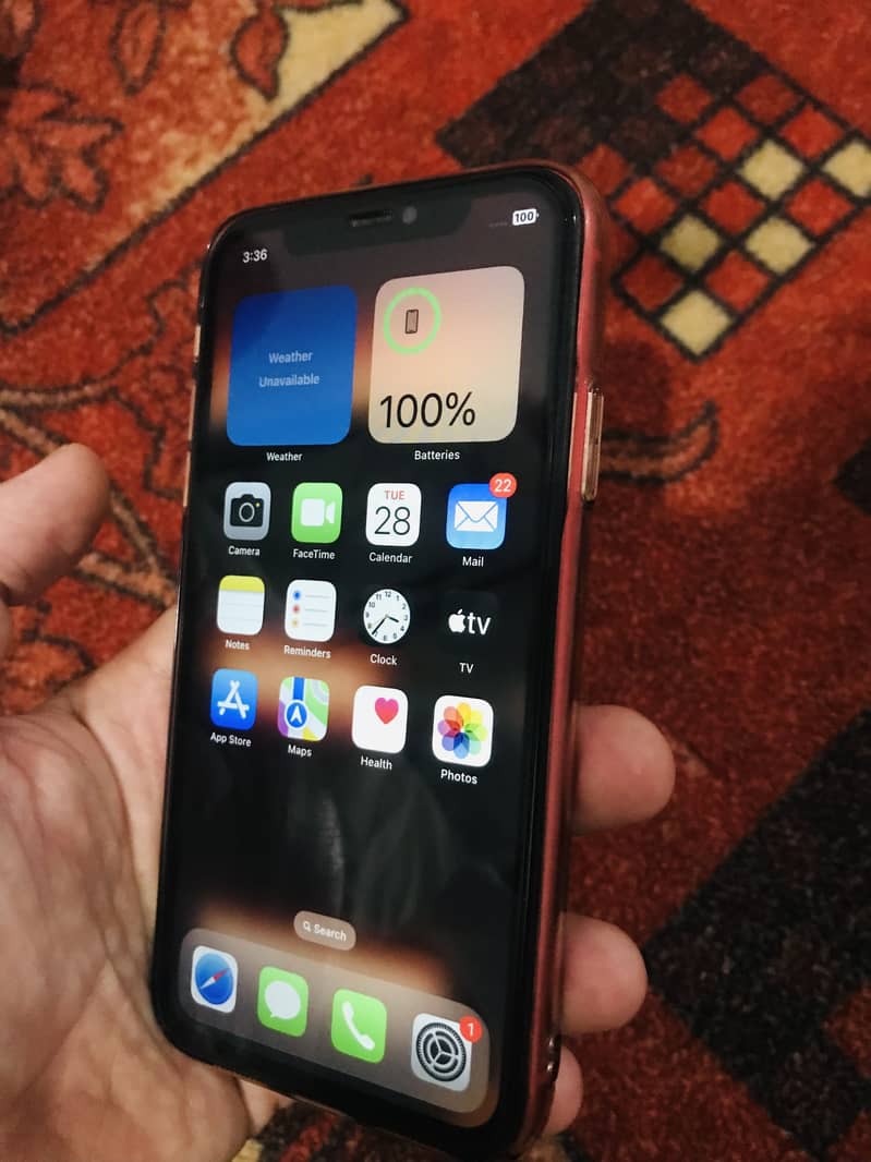 iPhone 11 4