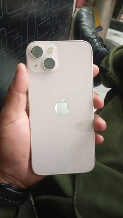 Apple iPhone 13