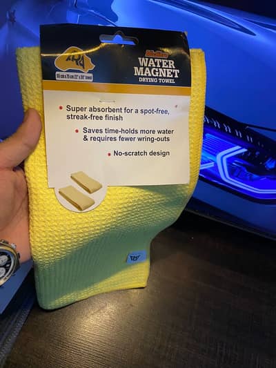 Magnet towel for instant car cleaning and water absorption