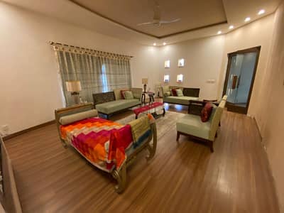 1 Kanal Slightly Used Owner Build House For Urgent Sale