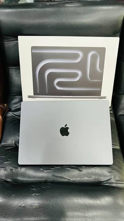 Apple Macbook Pro M4 Chip 16" 24/512