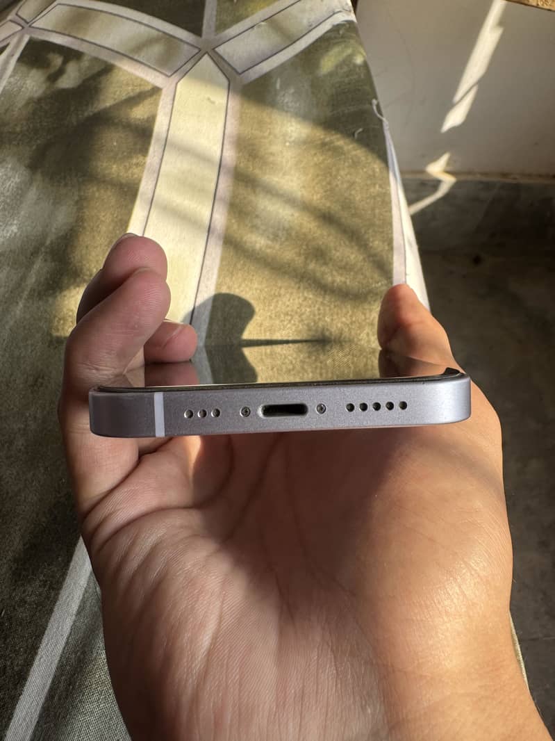 Apple iPhone 14 9