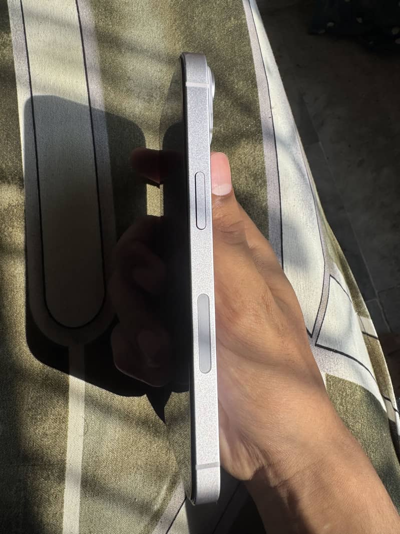 Apple iPhone 14 10