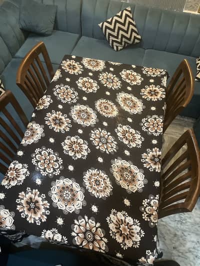 DINING TABLE WITH 6 CHAIRS