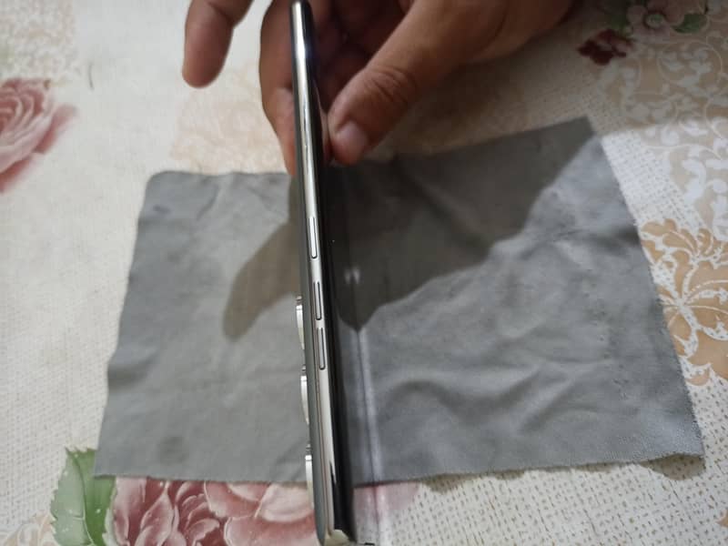 Tecno CAMON 40 Pro 7