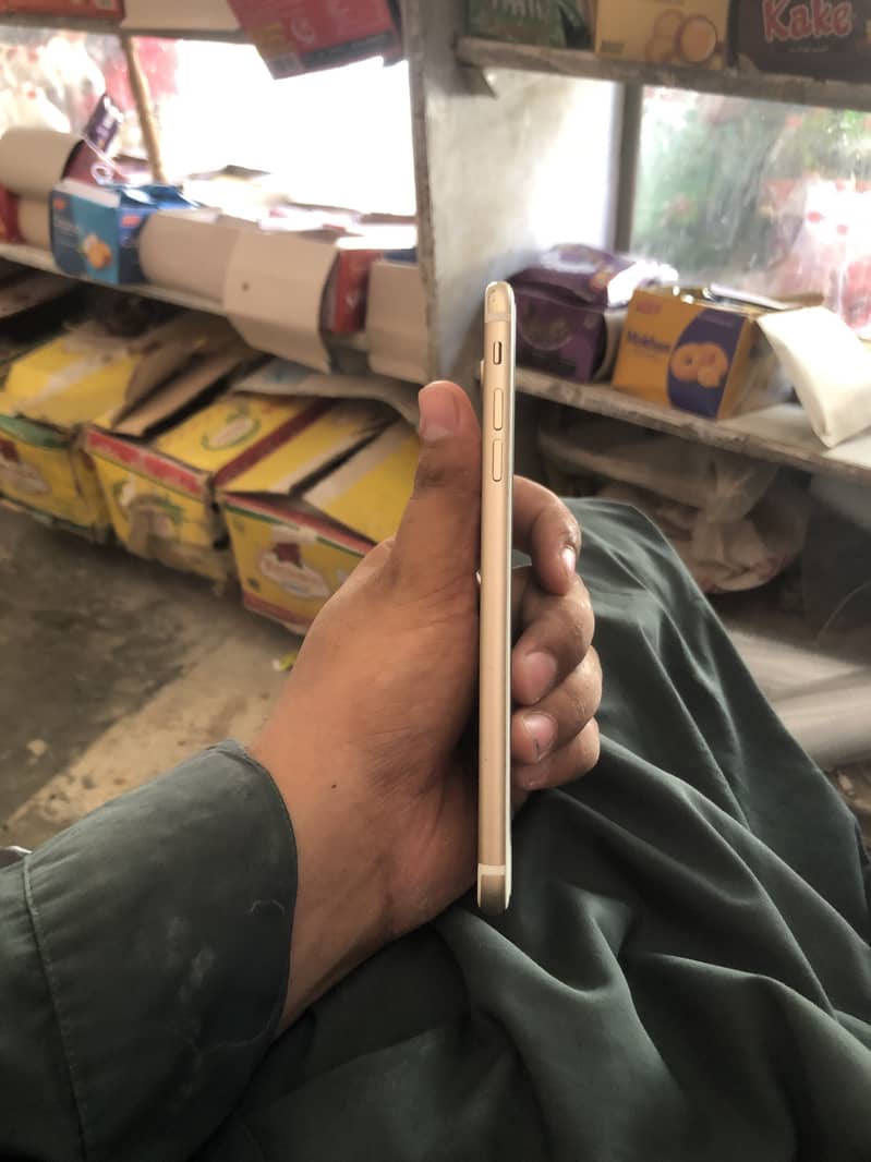 Apple iPhone 7 Plus 2