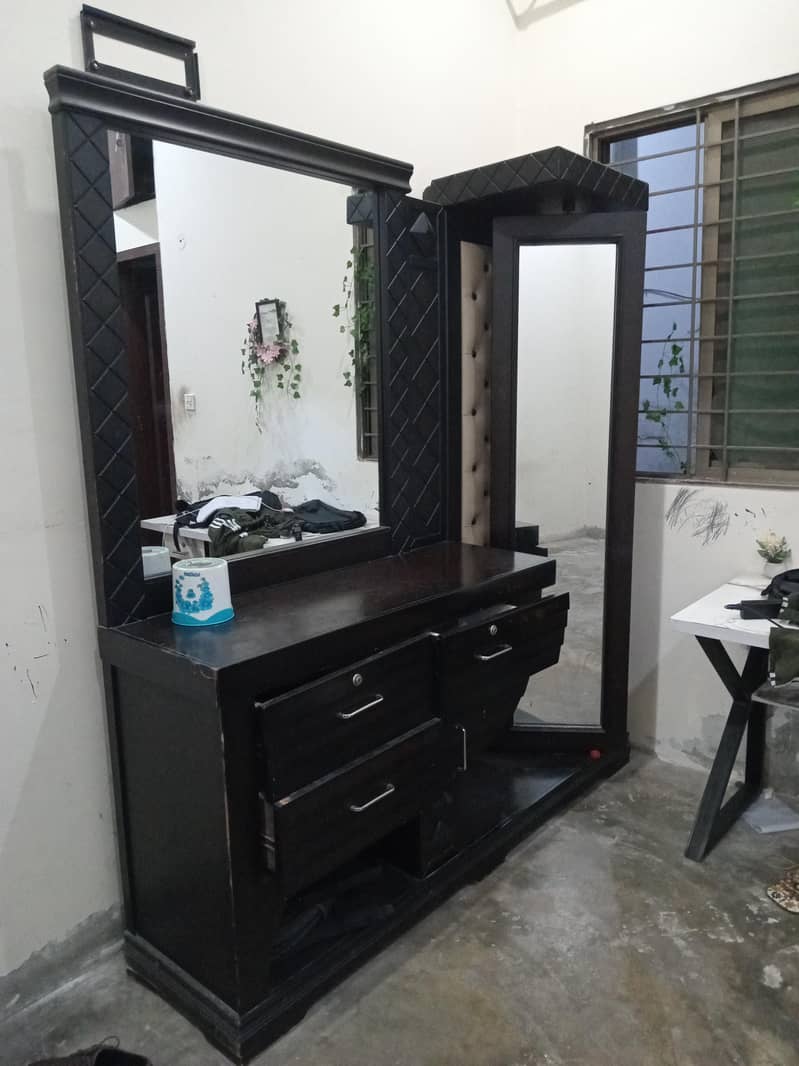 dressing table 1