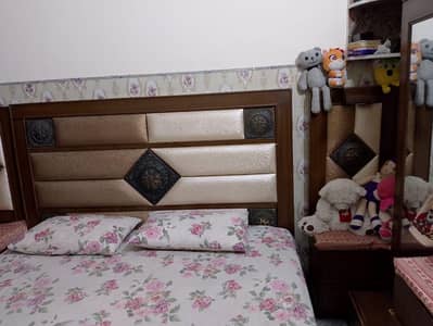 good  condetion bed