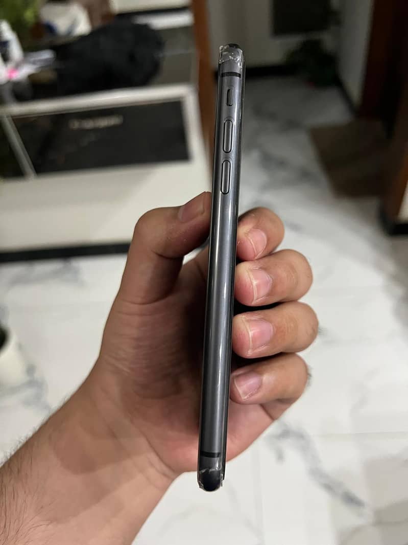iPhone 11 1