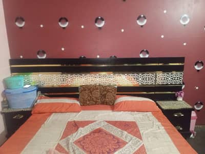 5 piece bedroom set 6 month used black golden  Karachi price 100000
