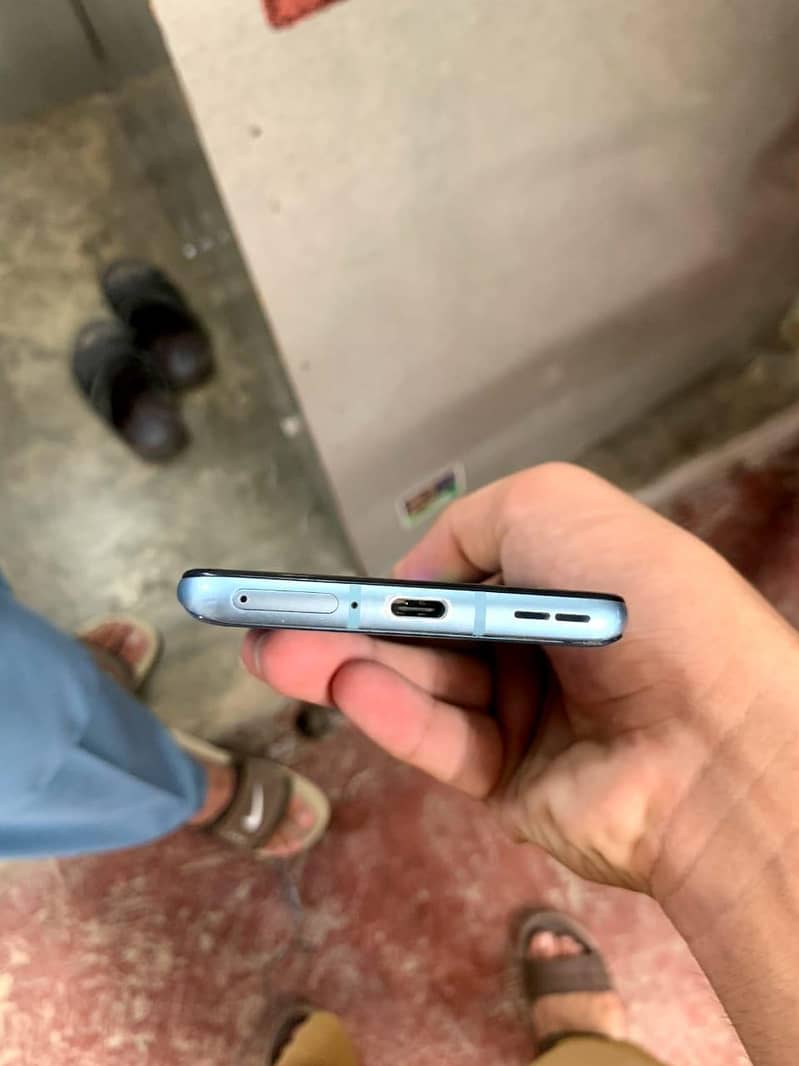 One Plus 9r 6