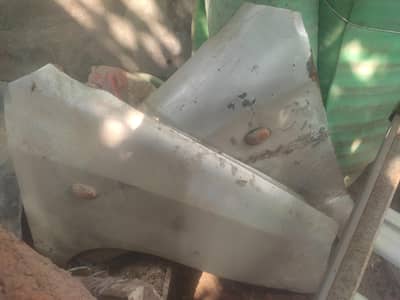 two front fenders of sentro extive 2006 model