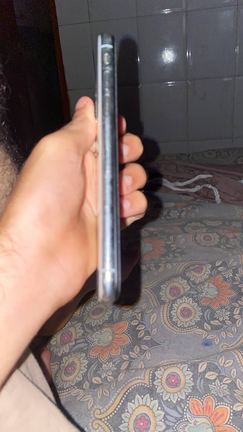 Apple iPhone X 2