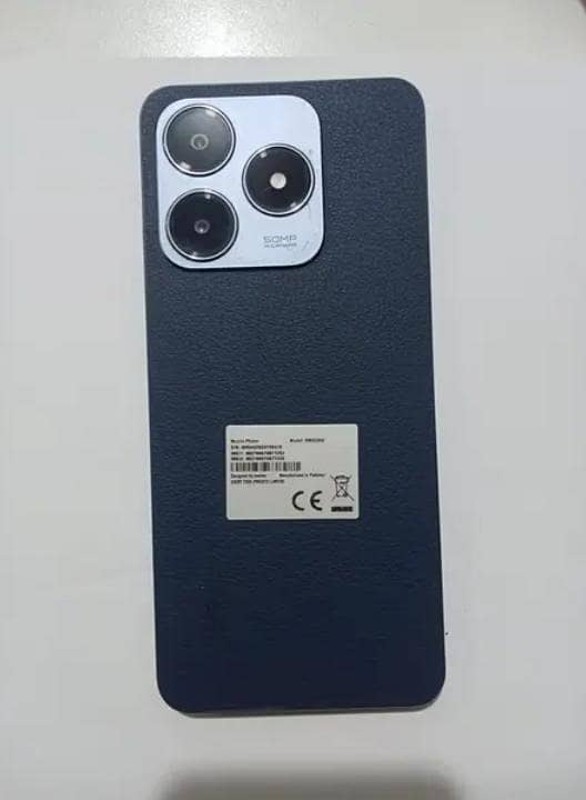 Realme C63 0