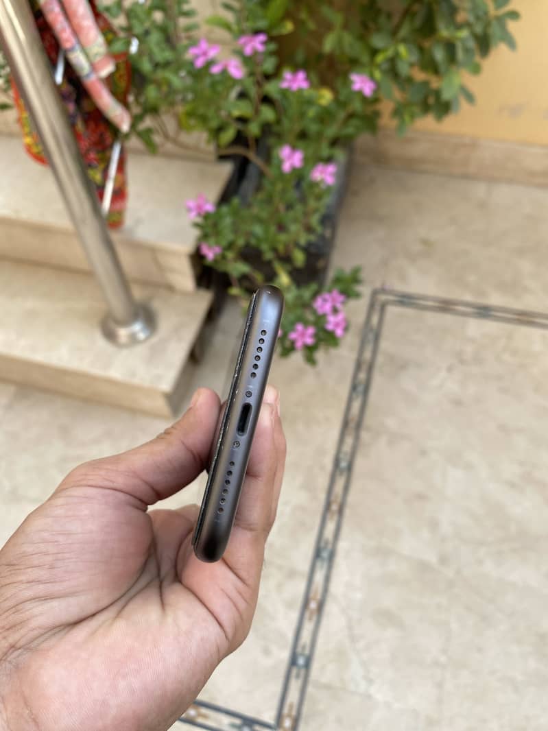 Iphone 11 4