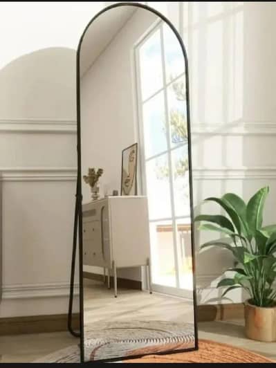 7-Foot Mirror Stand – Excellent Condition | Urgent Sale