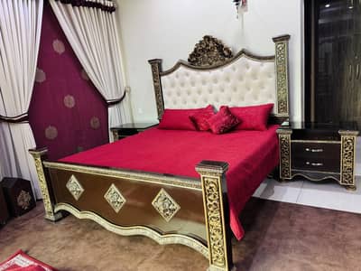 Modern Bedroom Set – Bed + 2 Side Tables + 2 chairs