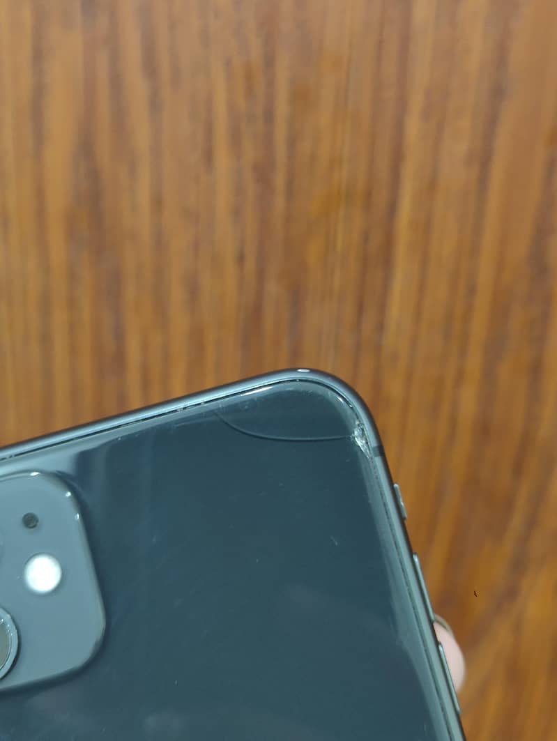 Apple iPhone 11 4