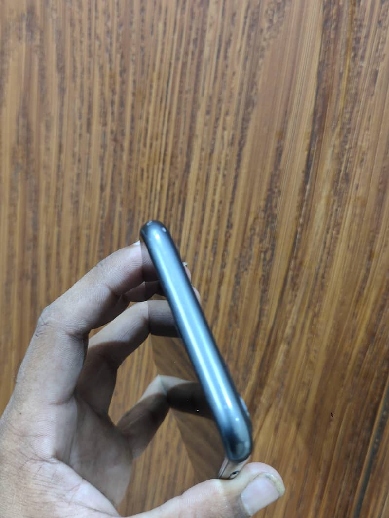Apple iPhone 11 5