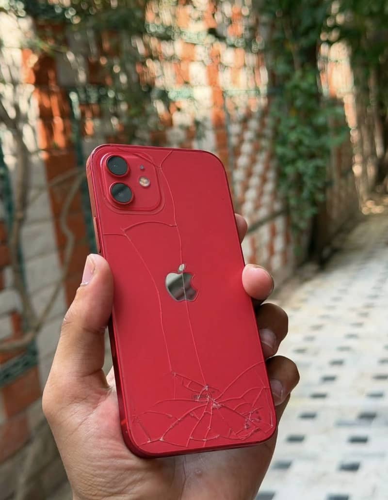 Apple iPhone 12 4