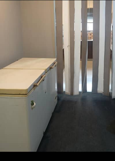 family size refrigerator/ freezer