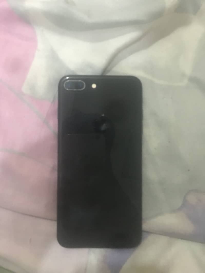 Apple iPhone 8 Plus 1