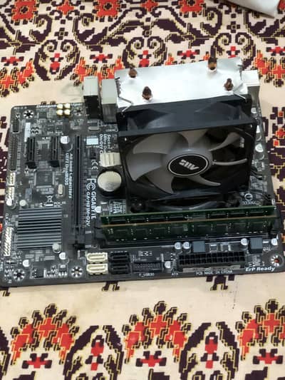 i7-4770 Equivalent Intel Xeon E3-1246 v3+ Gigabyte H81 + 8GB DDR3