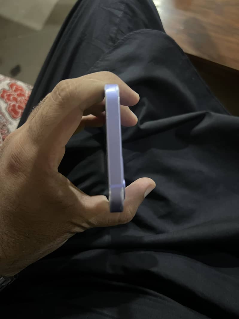 Apple iPhone 12 3