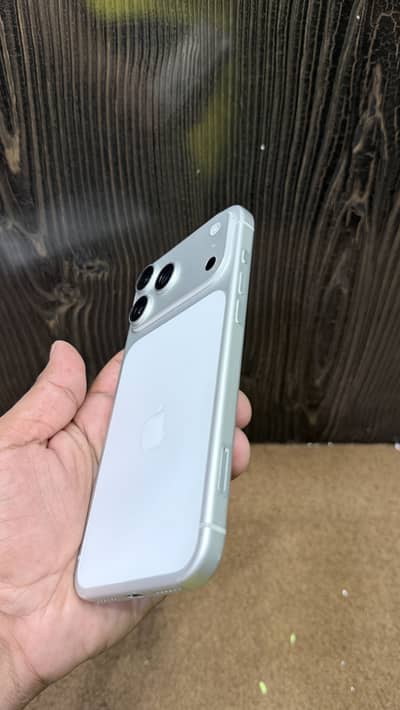 Iphone 17 pro Max 256gb Non PTA uk model factory unlock silver