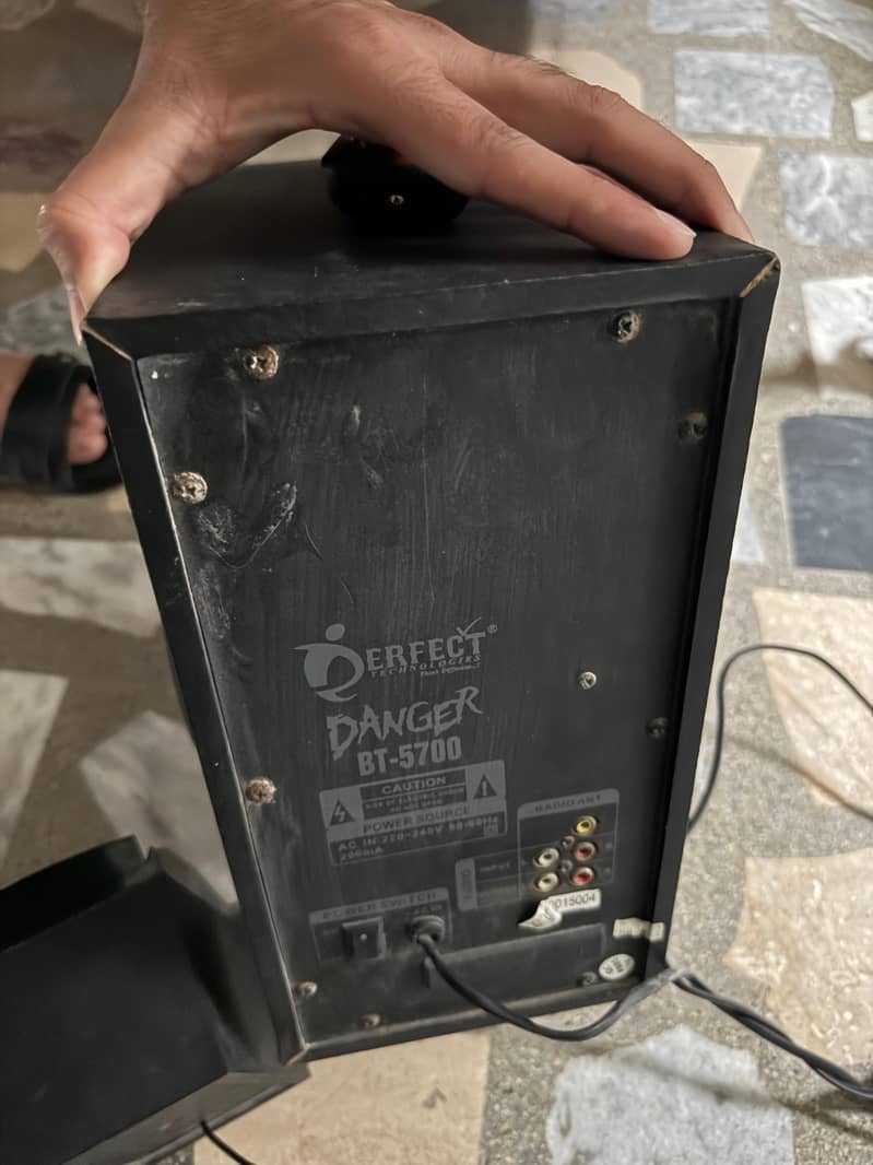 speakers 3