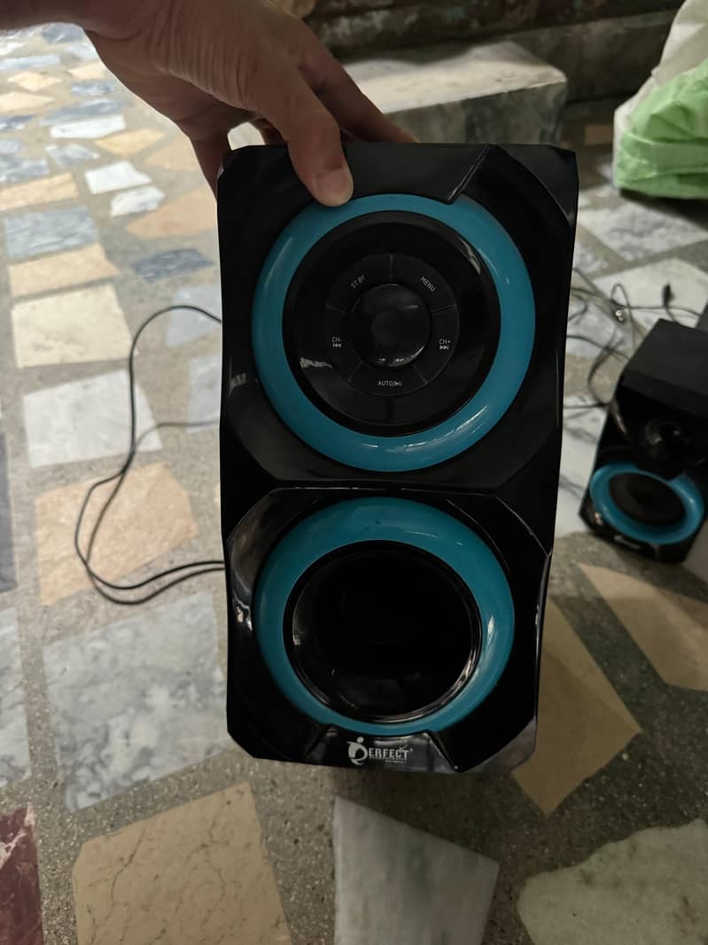 speakers 5