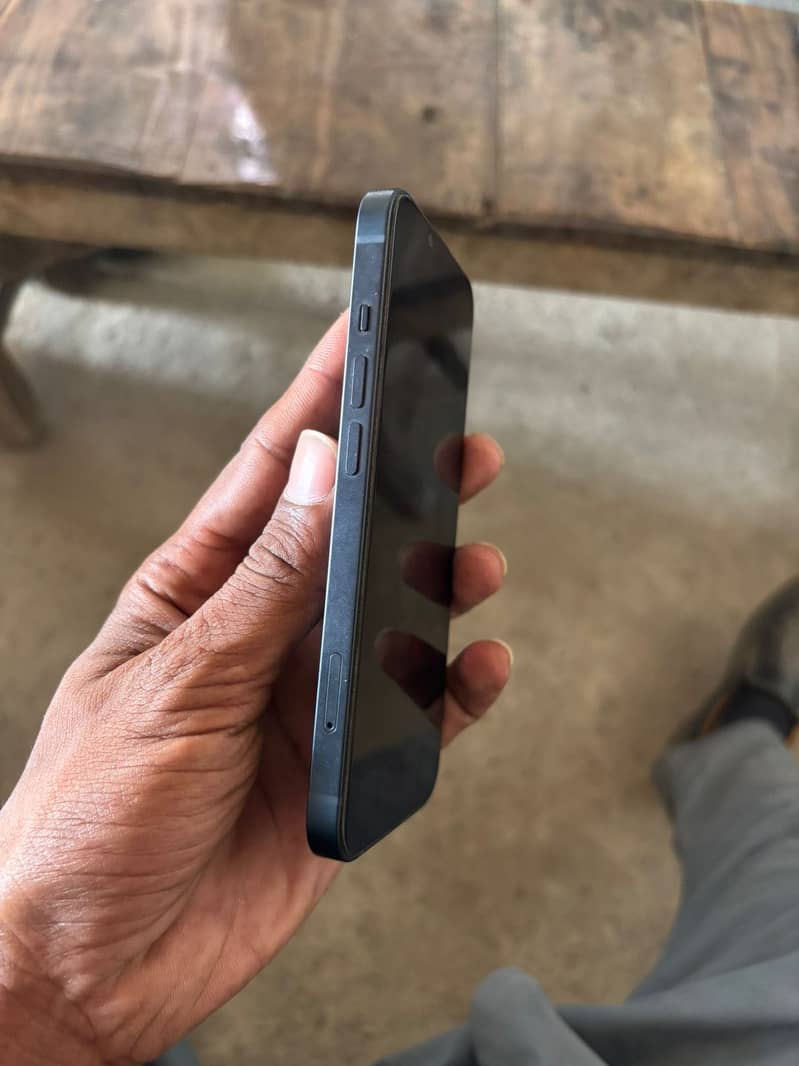 Apple iPhone 13 1