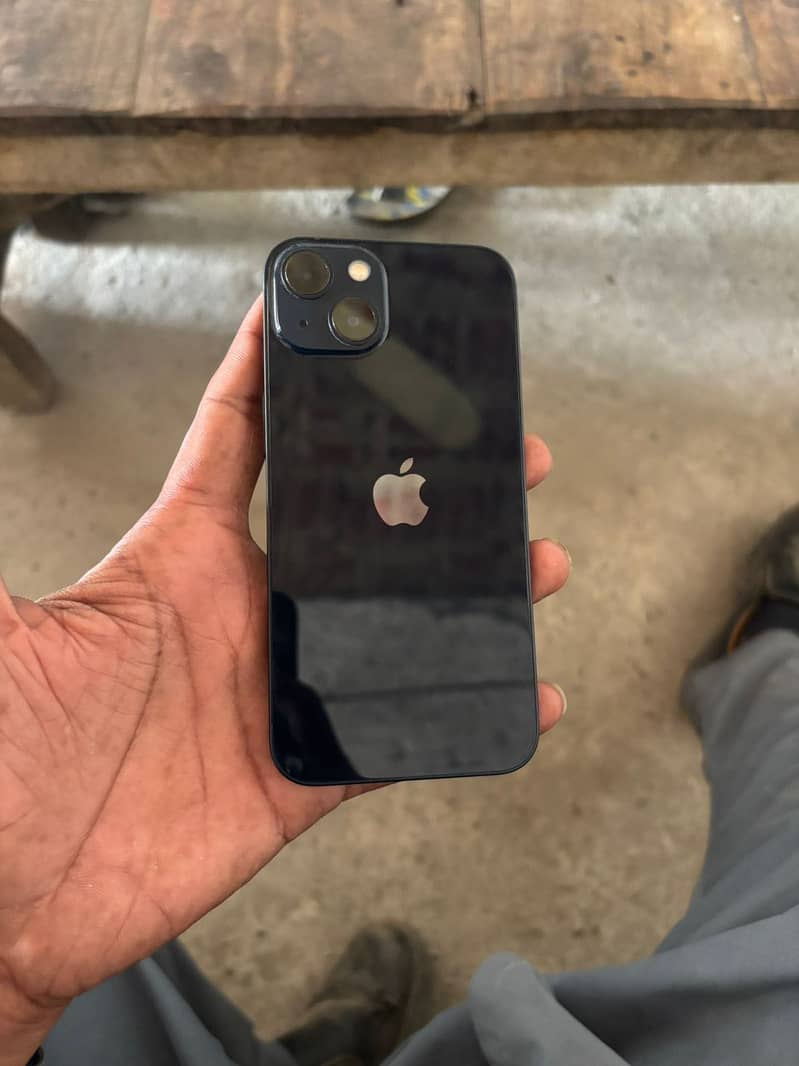 Apple iPhone 13 4