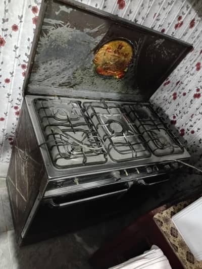 cooking range with 5 stoves