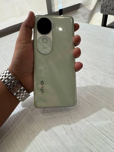 Vivo V40e