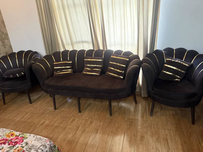 Beds and sofa 0